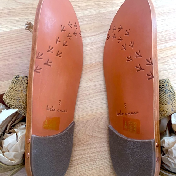 Beek Hawk Sandal in Tan Snake Sz 8 - Picture 7 of 11